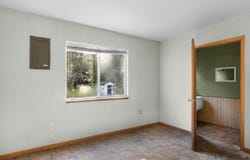 2192 Doe Lake Rd, Munising, MI 49862