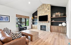 5609 E Canter Ridge Cir, Sioux Falls, SD 57110