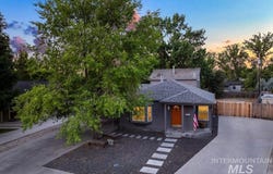 425 N Riverview Dr, Boise, ID 83712