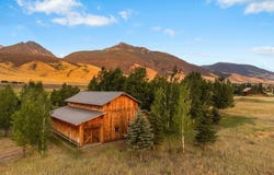 1921 E River Road, Livingston, MT 59047