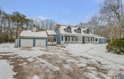 16 Greystone Drive, Montville, CT 06382