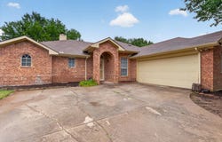 1901 Le Sage Court, Denton, TX 76208