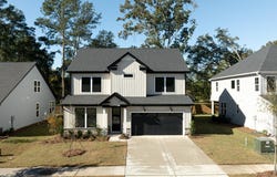 226 Creek Pointe Dr, Moncks Corner, SC 29461