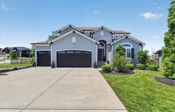 1016 Bridgeshire Drive, Raymore, MO 64083