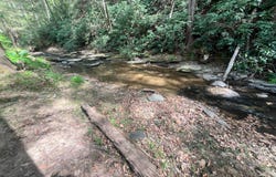 1010 Carbide Road, Glen, WV 25088