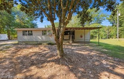 3805 SW Pricedale Drive, Summit, MS 39666