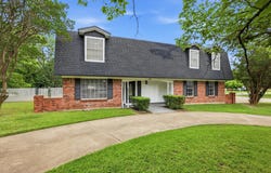 300 Leighton Drive, Terrell, TX 75160