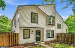 10407 CAMPUS Way S, UPPER MARLBORO, MD 20774