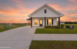 404 Willowbend Way, Youngsville, LA 70592
