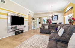 804 Clover Hill Lane, Cedar Hill, TX 75104