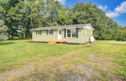 433 Kent Rd, Wirtz, VA 24184