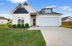 313 Starlyn Ave, New Albany, MS 38652