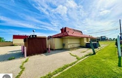 1405 Wright Avenue, Alma, MI 48801