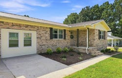 2115 Killough Dr, Tuscumbia, AL 35674