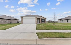 333 E Greystone Square, Webb City, MO 64870