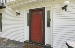 1076 Lancaster Drive, Bushkill, PA 18324