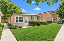 131 CALLAN Avenue, Evanston, IL 60202