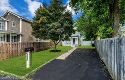323 Monmouth Avenue, Leonardo, NJ 07737