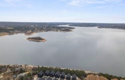 167 Poolside Pass, Hollister, MO 65672