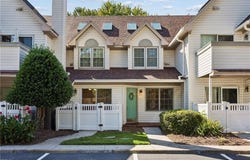 1 Tamarisk Quay, Hampton, VA 23666
