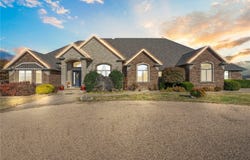 27082 State Highway J, Golden, MO 65658