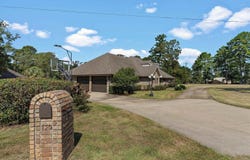 136 County Rd 1040, Center, TX 75935