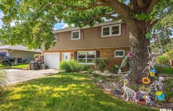 1607 DEPPERT Drive, Pekin, IL 61554