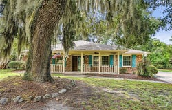 2421 Dolphin Drive, Savannah, GA 31406