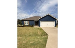 115 Thaxton Hills Dr, Thaxton, MS 38871