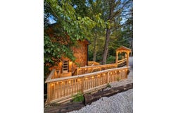 30 W Spencer Road, Campton, KY 41301