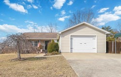 824 Walnut Road, Lily, KY 40740