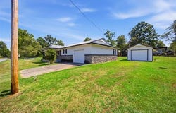 421364 E 1164 Road, Eufaula, OK 74432