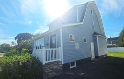 20 Laurel Road, Lindenhurst, NY 11757