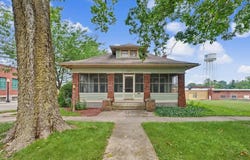 202 E Washington Street, Monticello, IL 61856