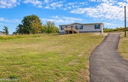 200 Laura Boling Loop Rd, Strawberry Plains, TN 37871