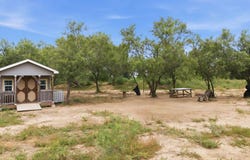 1083 CR 6610, Devine, TX 78016