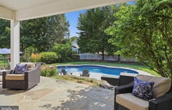 1146 S BRISTOL Drive, LITITZ, PA 17543
