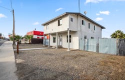 24 E School Avenue, Porterville, CA 93257