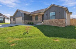 871 S Irontree Court, Nixa, MO 65714