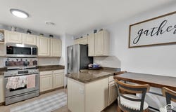 812 E JOHNSONWAY Dr, Sandy, UT 84094