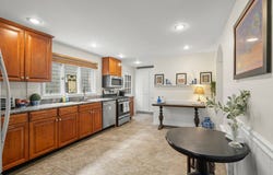 7 Bisson St, Beverly, MA 01915