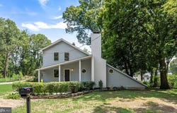 625 DELANCO Road, EDGEWATER PARK, NJ 08010