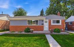 22520 Raymond Street, Saint Clair Shores, MI 48082