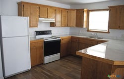 633 S Commerce Street, Lockhart, TX 78644
