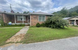 65 S Castle Dr, Thelma, KY 41260