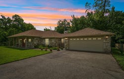 307 W 4th St, Elgin, TX 78621