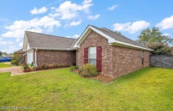 115 Ash Ridge Place, Pearl, MS 39208