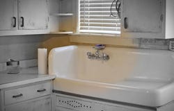 305 Chestnut Avenue, Hazel Park, MI 48030