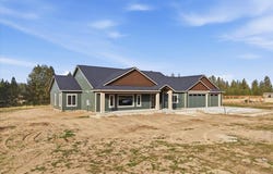 31910 N Zander Ln, Chattaroy, WA 99003