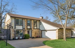 304 Lark Lane, Euless, TX 76039